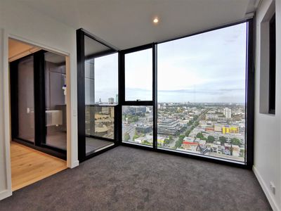 2407 / 245 City Road, Southbank