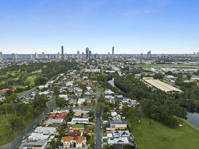 90 Bamboo Avenue, Benowa