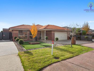 15 Astley Crescent, Point Cook