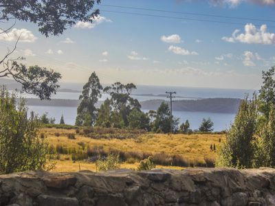 323 Dulcia Road, Gordon