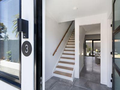 2 / 123 Miller Road, Altona