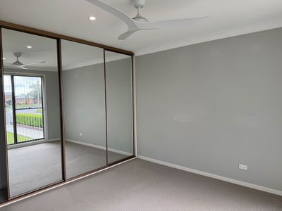 2 Hope Crescent, Bossley Park