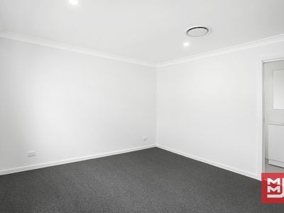 1 / 6 Addison Avenue, Lake Illawarra