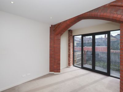 2 / 18 Rothwell Street, Ascot Vale