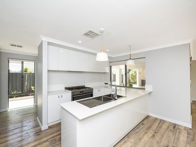 180 Lagoon Drive, Yanchep