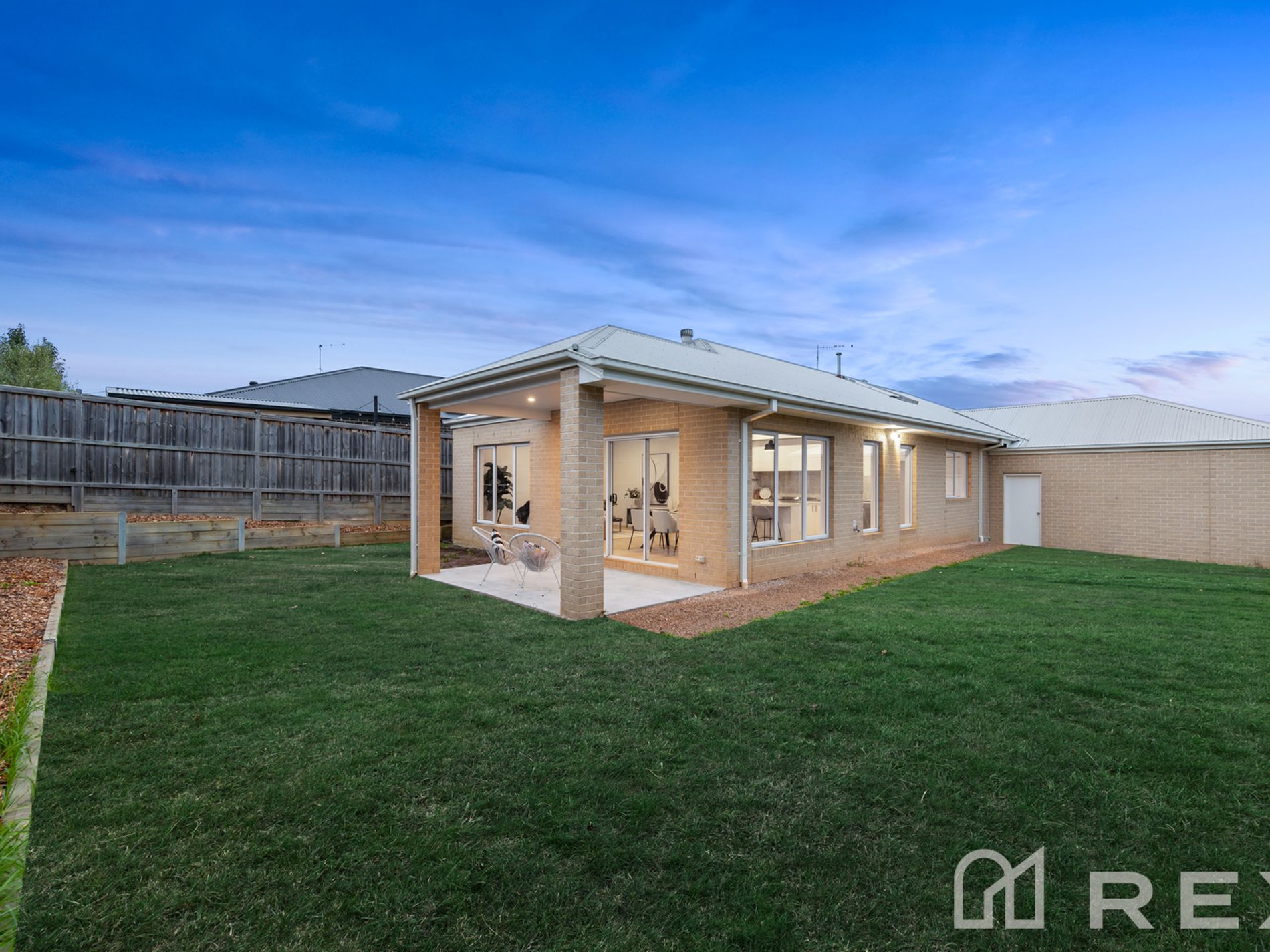 4 Yering Place, Officer