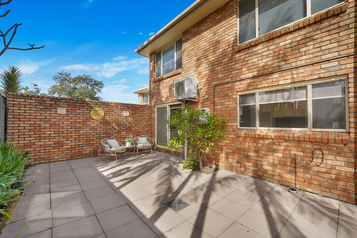 2 / 165A Ocean View Drive, Wamberal