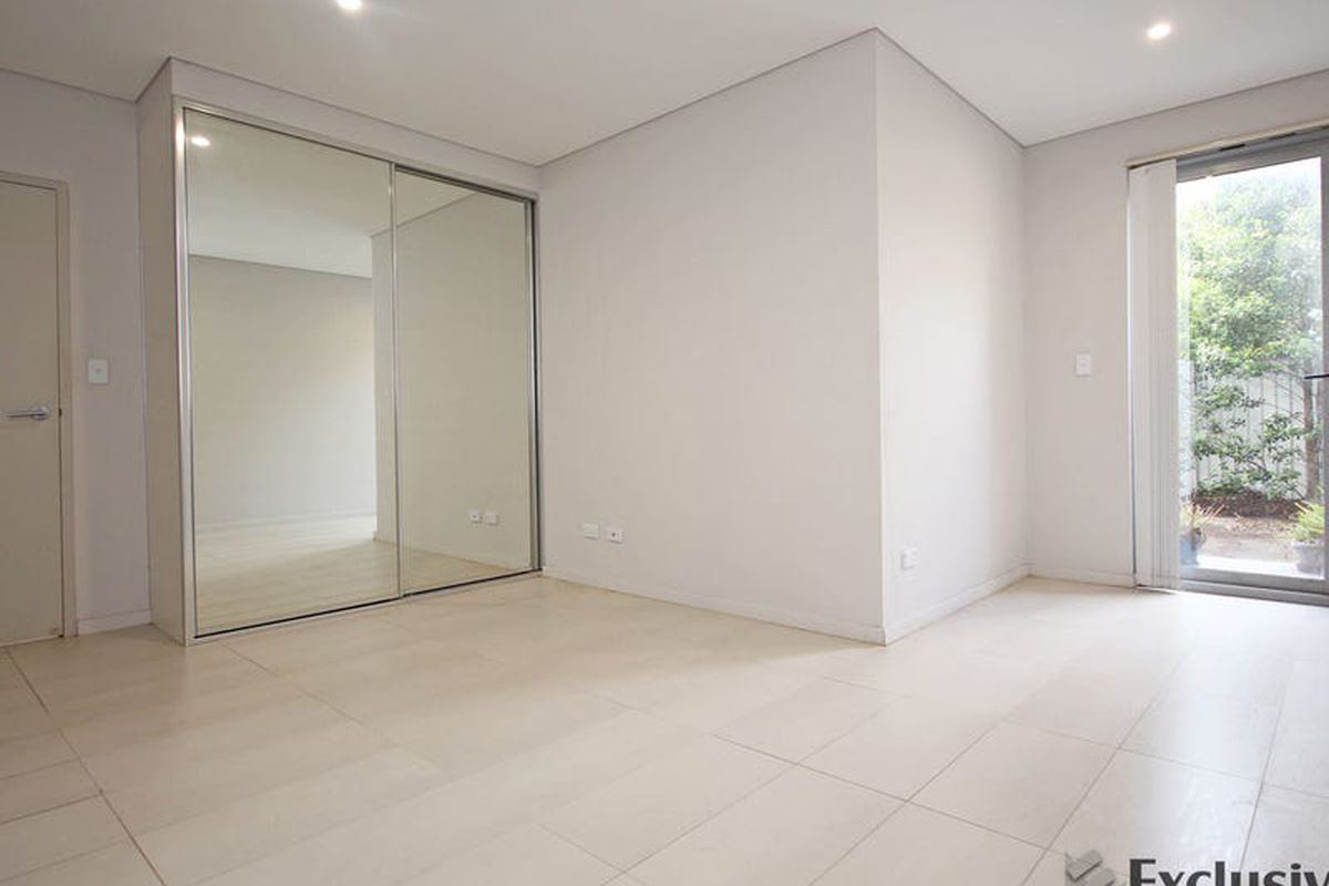 8 / 40-42 Henley Road, Homebush West
