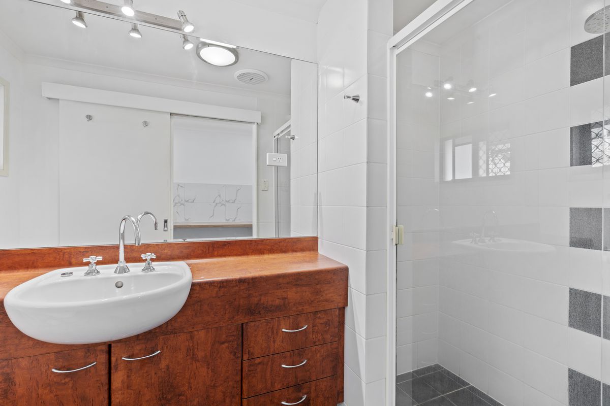 1 / 4 Fishermans Bend, Balmoral