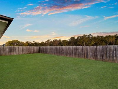 10 DANDELION DRIVE, Springfield Lakes