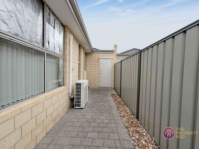 9 / 14 Carbine Bend, Byford