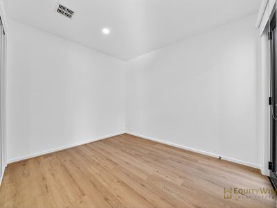 16 Swansea Road, Manor Lakes