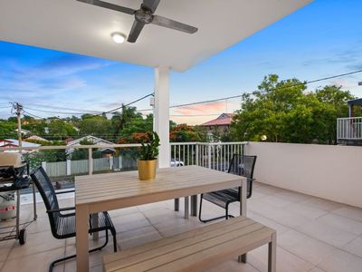 2 / 64 Pembroke Road, Coorparoo