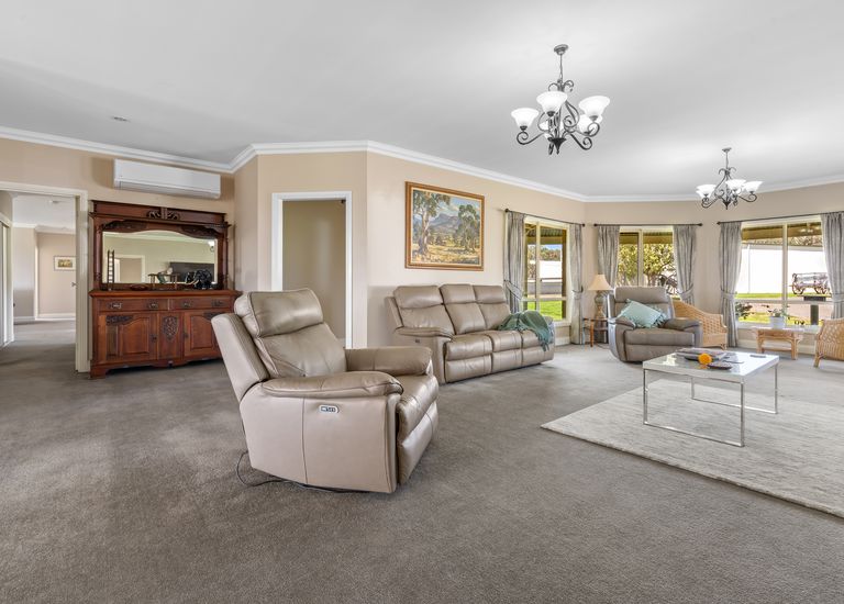 231 Golf Course Road, Heywood