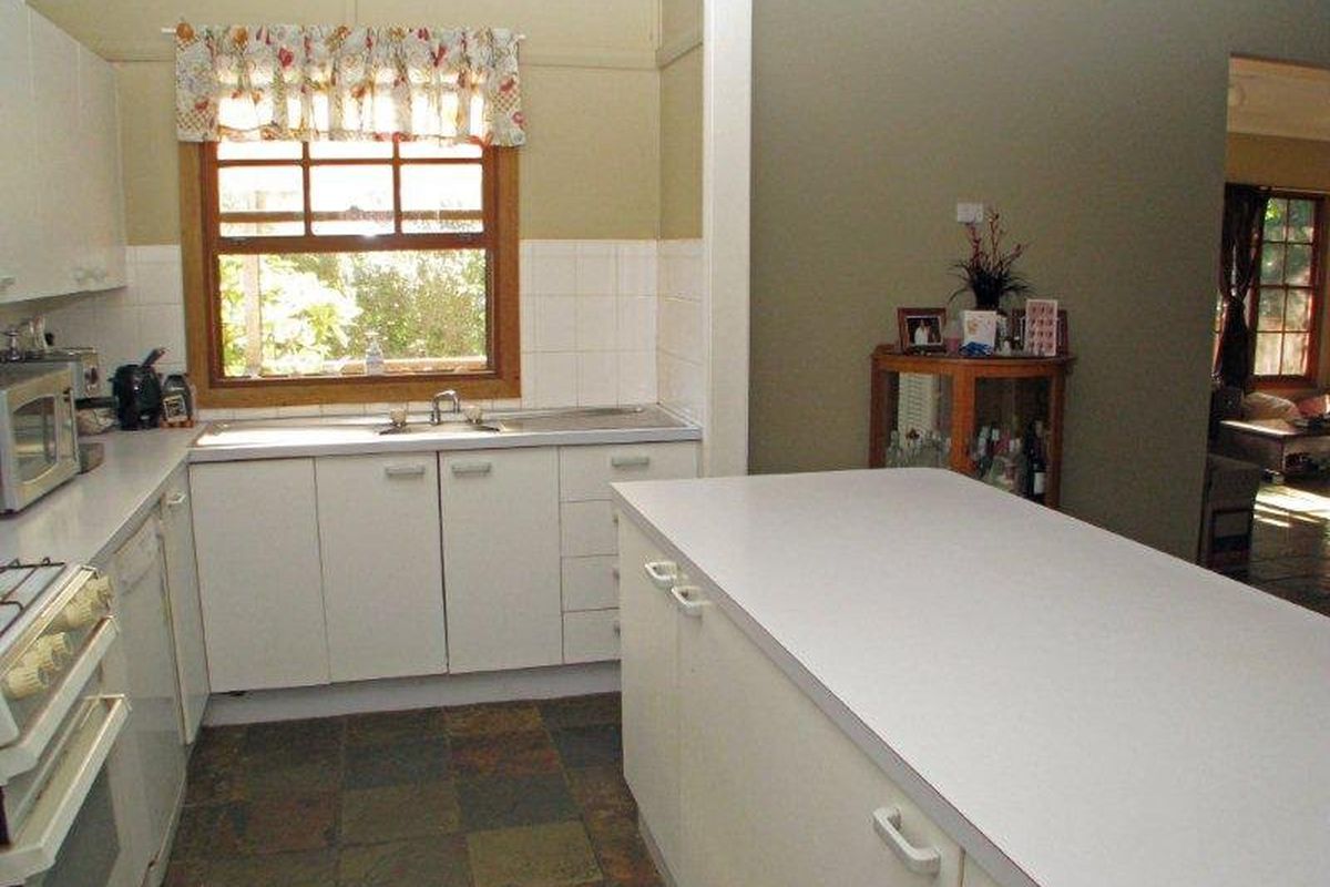 6 Caroline Street, East Gosford