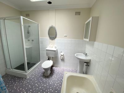 1 / 235 Belmore Road, Riverwood