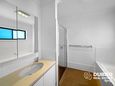 11 Waterfall Crescent, Dubbo