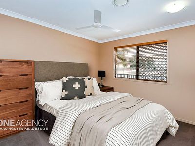 13 The Crescent, Underwood