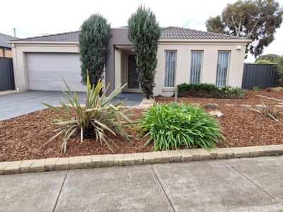 30 Clearwater Rise Parade, Truganina