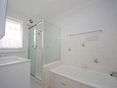 1 Manuka Crescent, Bass Hill