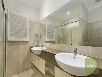 11 Rivergreen Circuit, Douglas