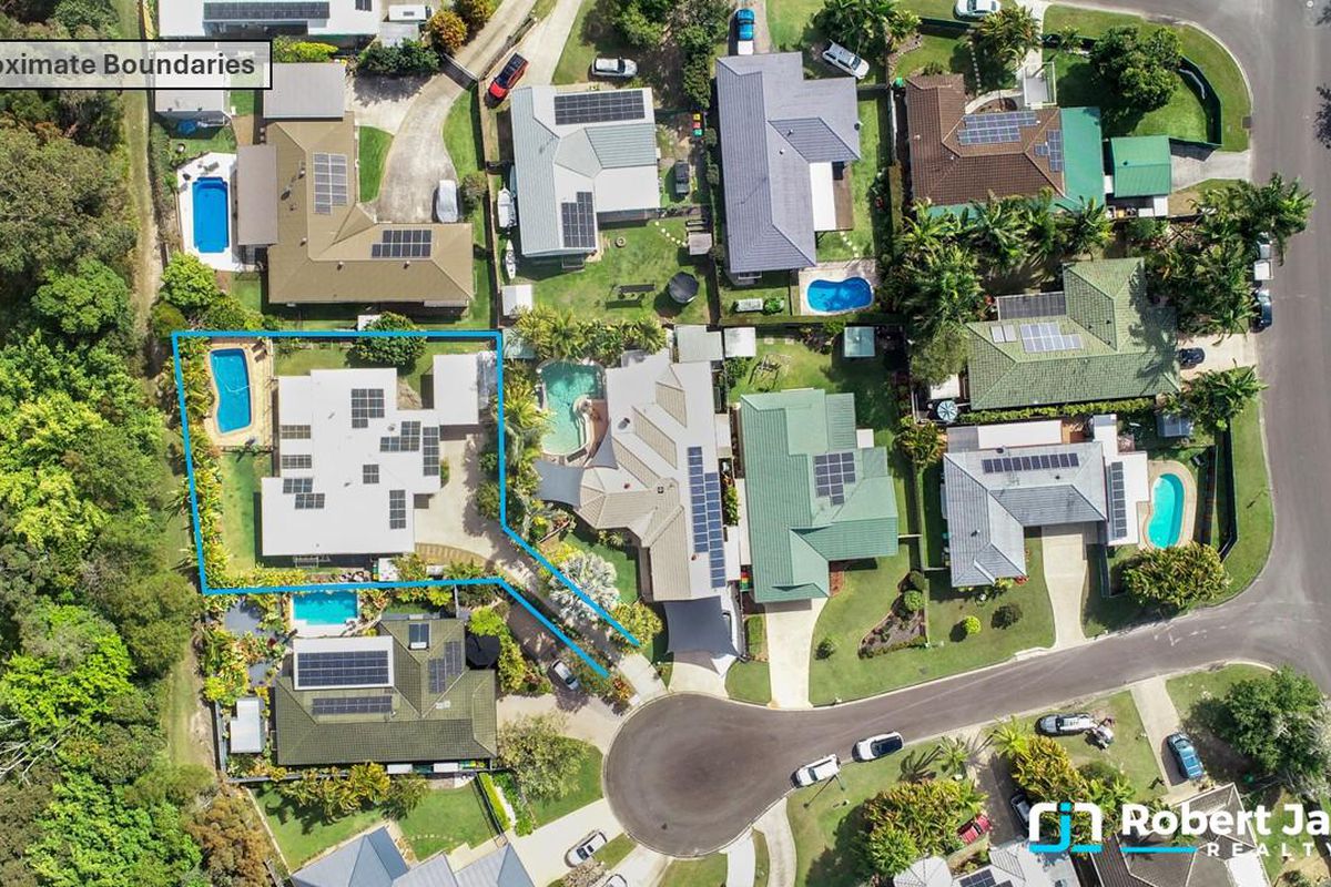 8 Hoylake Court, Tewantin