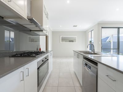138 Woolcoot Rd, Wellard
