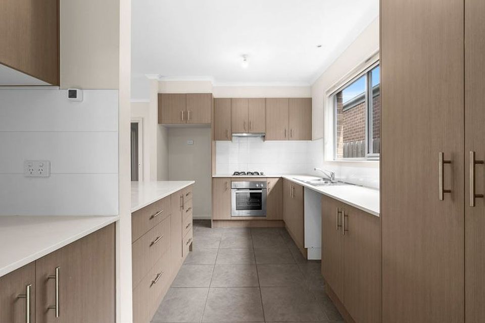 3 / 4 Karlovac Court, Bell Park