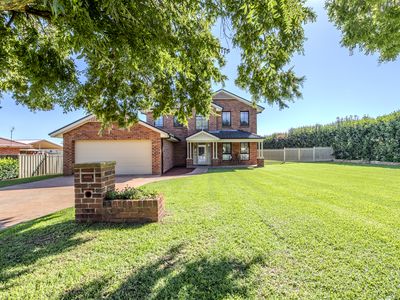 18 Lancaster Park Place, Dubbo