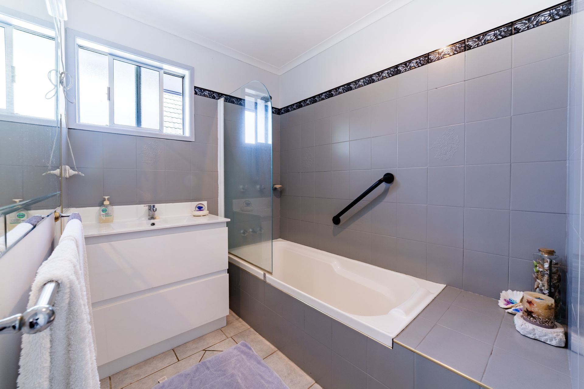 19 Bourke Street, Blacks Beach