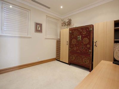 302 / 173 Mounts Bay Road, Perth