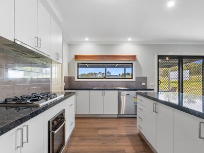 90 Hamilton Way, Lockwood South