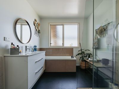 B / 75 Ajax Street, Milton