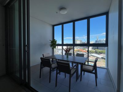 2084 / 16 Hamilton Place, Bowen Hills