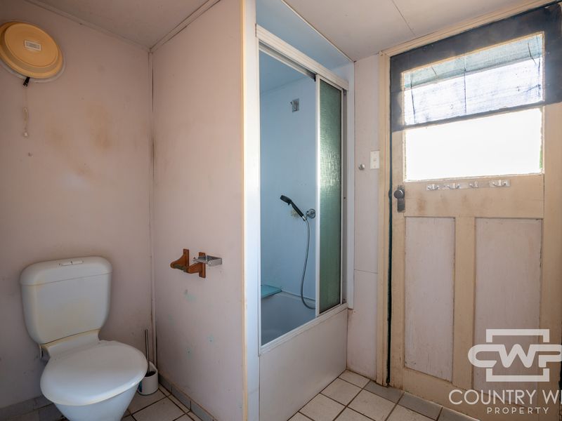 2733 Torrington Road, Torrington