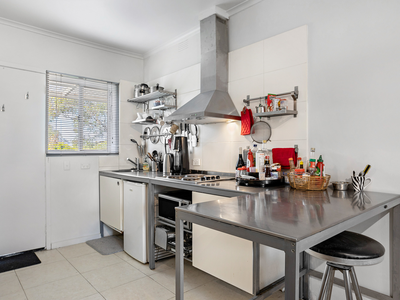 8 / 17 Charnwood Road, St Kilda