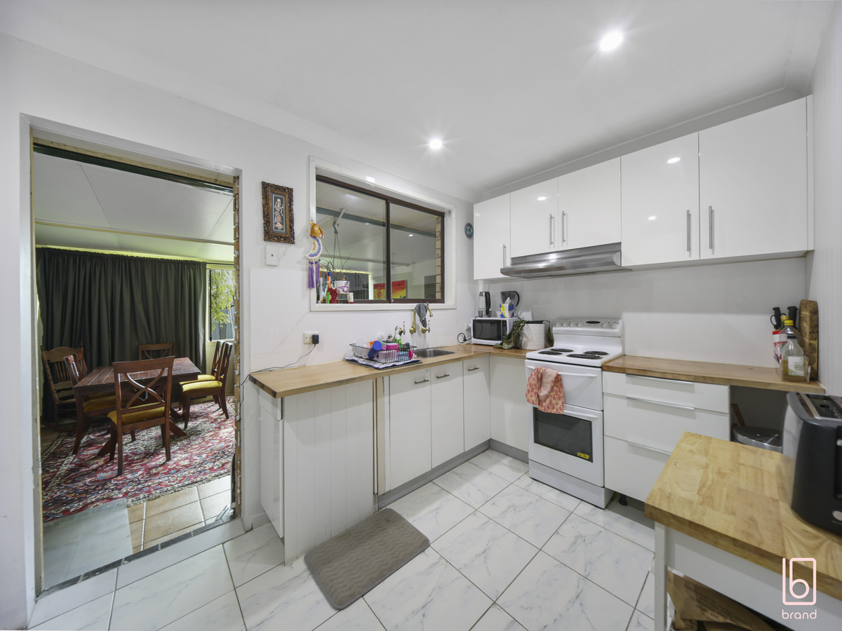 6 White Swan Avenue, Blue Haven