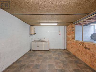 4 / 10 Crompton Road, Rockingham