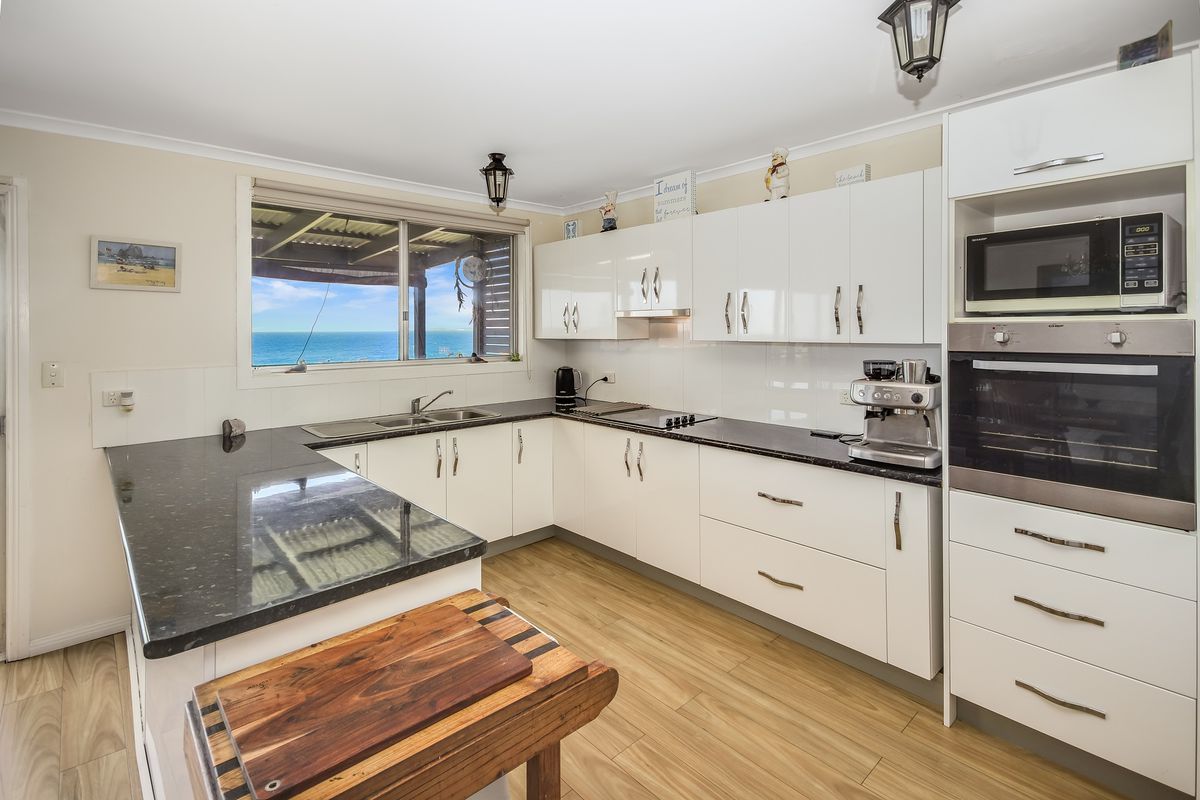 48 Sunset Boulevard, Kianga