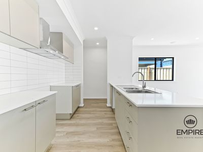 127 Yeungroon Blvd, Clyde North