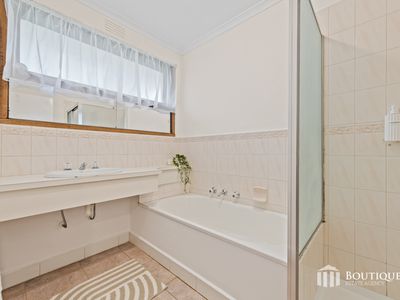 24 Exell Drive, Dandenong North