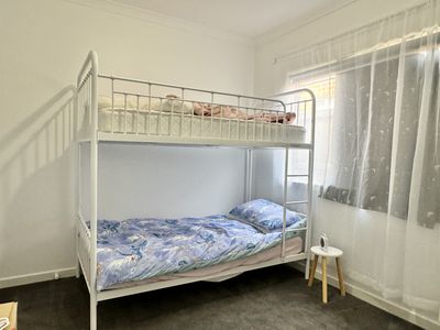4 Yard Street, Mambourin