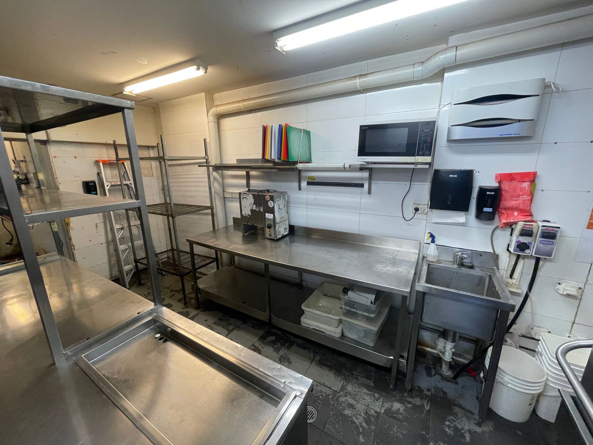 Oxford Street Retail Premises with Existing Commercial Kitchen — image 4