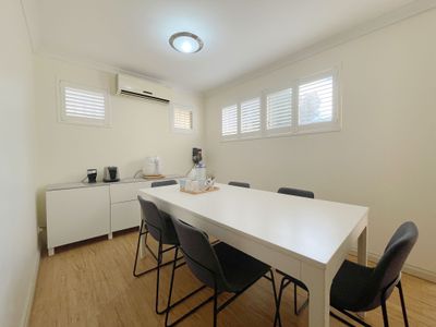 19B Peppering Way, Westminster