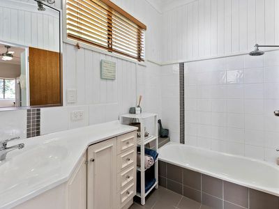 26 Lamorna Street, Rochedale South