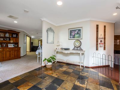 4 Leake Court, Leschenault