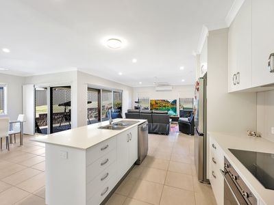 20 Linden Cres, Qunaba