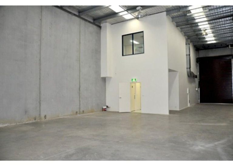 F2 / 2A Westall Road, Clayton