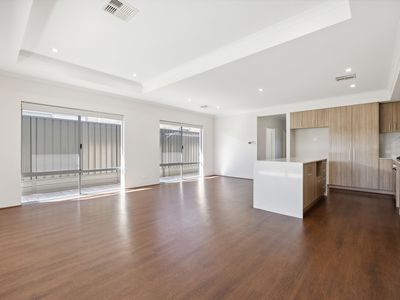 12A Loris Way, Kardinya