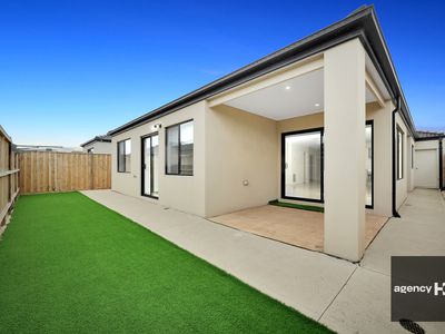 10 Retreat Way, Weir Views